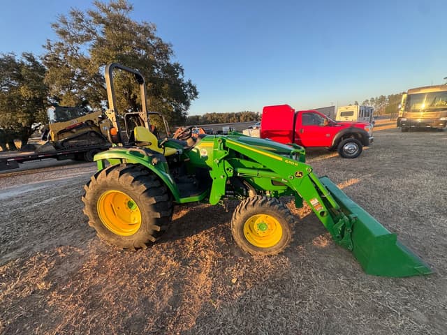 Image of John Deere 4044R equipment image 1