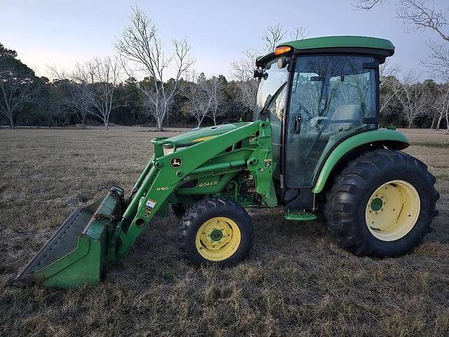 Image of John Deere 4044R equipment image 4