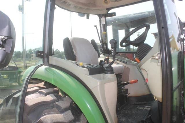 Image of John Deere 4044R equipment image 4
