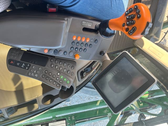 Image of John Deere 4045 equipment image 1