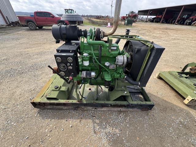 Image of John Deere 4045T equipment image 4