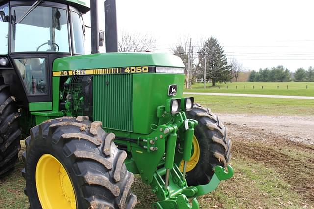 Image of John Deere 4050 equipment image 1