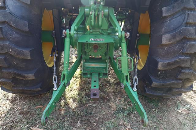 Image of John Deere 4052M equipment image 4