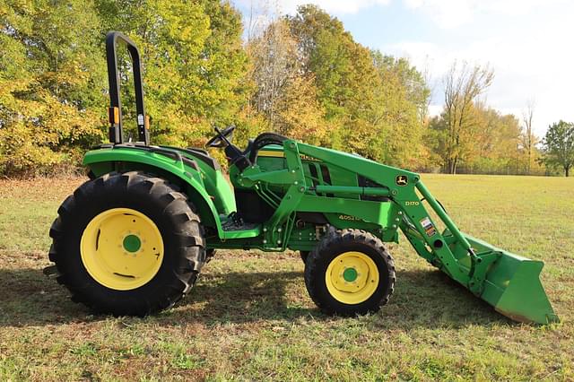 Image of John Deere 4052M equipment image 3