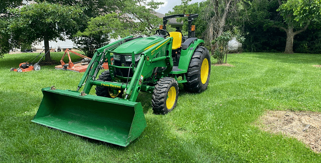 Image of John Deere 4052M equipment image 2