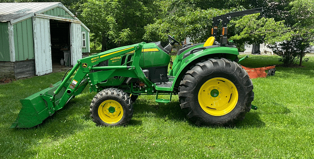 Image of John Deere 4052M equipment image 3