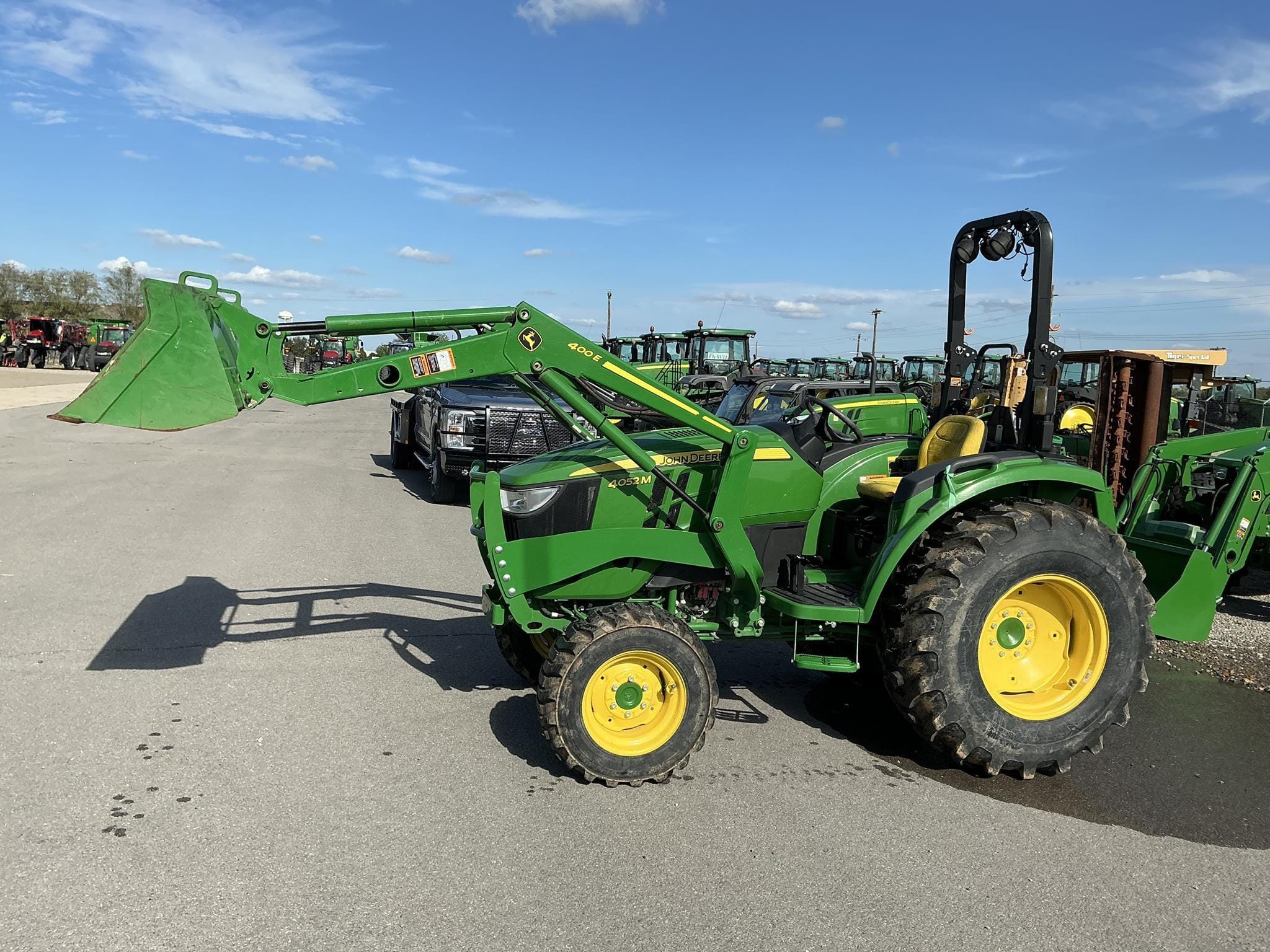 John Deere 4052M Equipment Image0