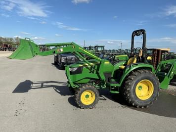 Main image John Deere 4052M