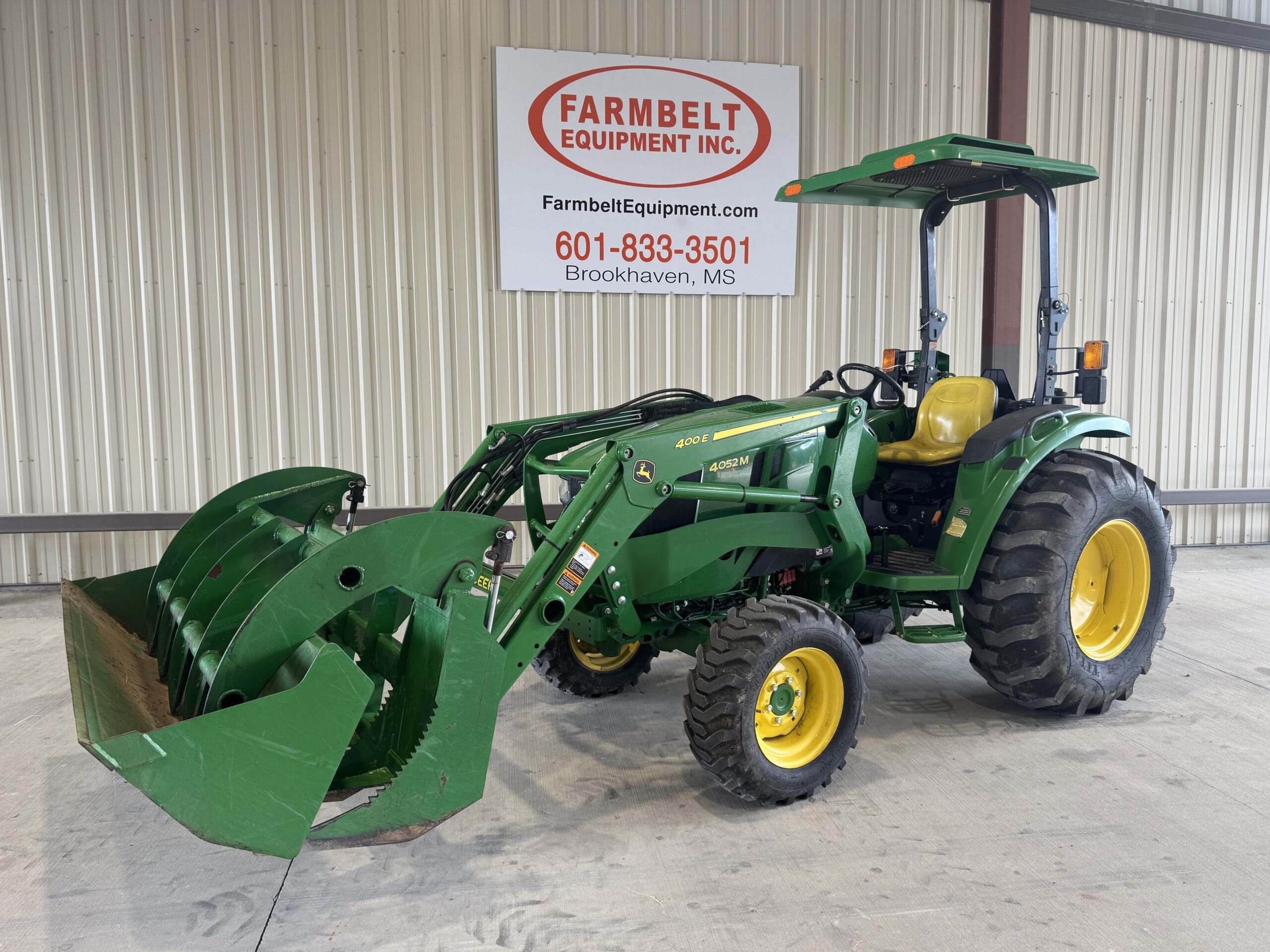 2020 John Deere 4052M Equipment Image0