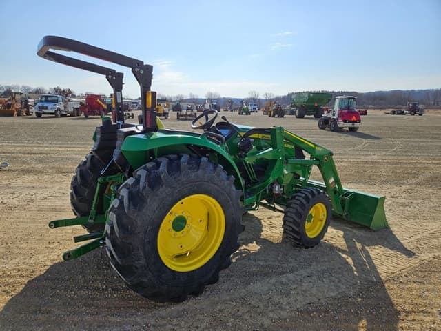 Image of John Deere 4052M equipment image 4