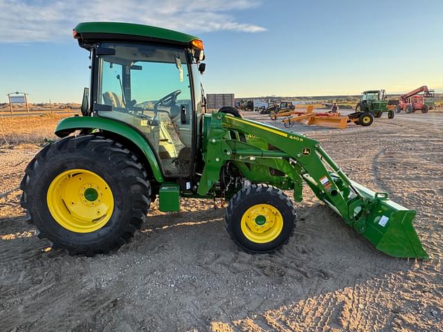 Image of John Deere 4052R equipment image 3