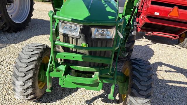 Image of John Deere 4052R equipment image 2