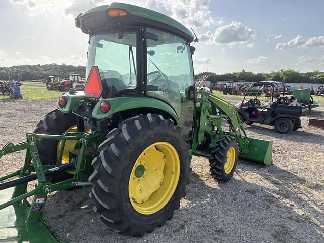 Image of John Deere 4052R equipment image 3