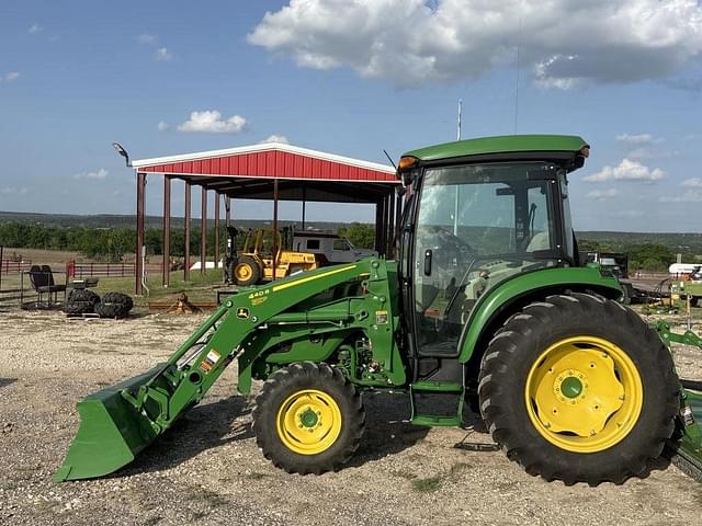 Image of John Deere 4052R equipment image 1