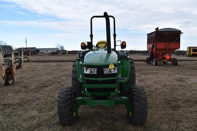 Image of John Deere 4052R equipment image 2