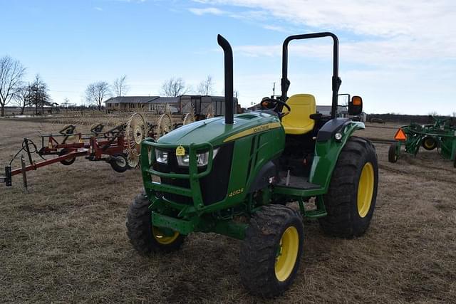 Image of John Deere 4052R equipment image 1