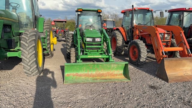 Image of John Deere 4052R equipment image 1