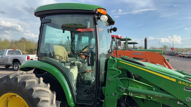 Image of John Deere 4052R equipment image 4