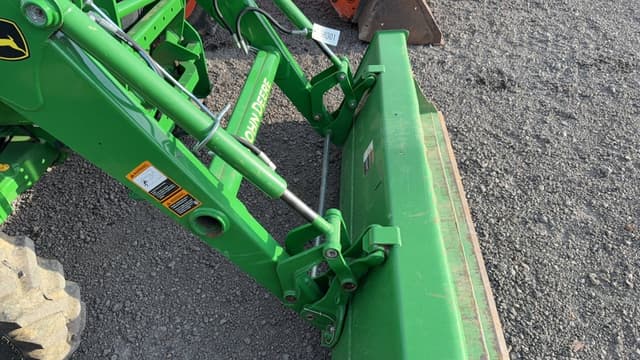Image of John Deere 4052R equipment image 3