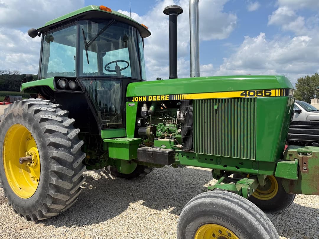 Image of John Deere 4055 Primary image