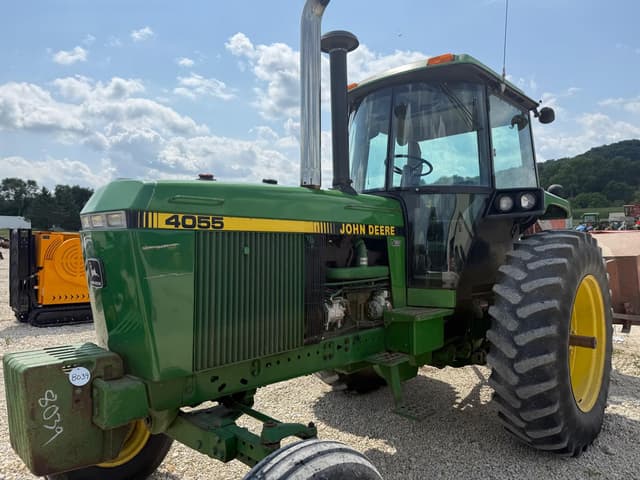 Image of John Deere 4055 equipment image 1