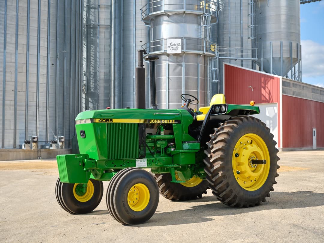 Image of John Deere 4055 Primary image
