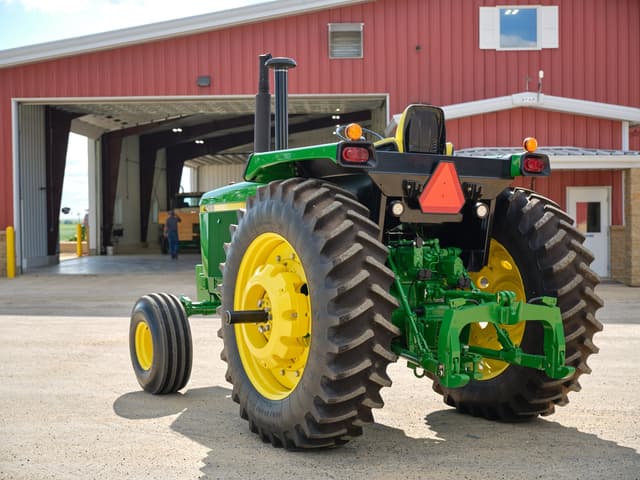 Image of John Deere 4055 equipment image 3