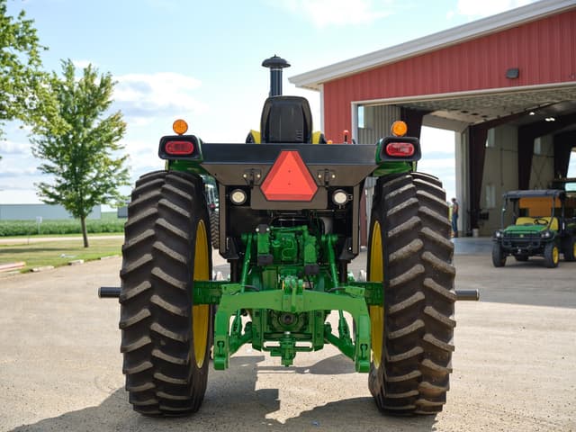 Image of John Deere 4055 equipment image 4