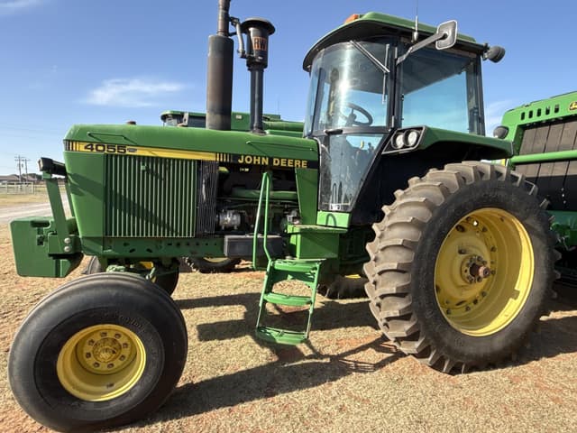 Image of John Deere 4055 equipment image 2