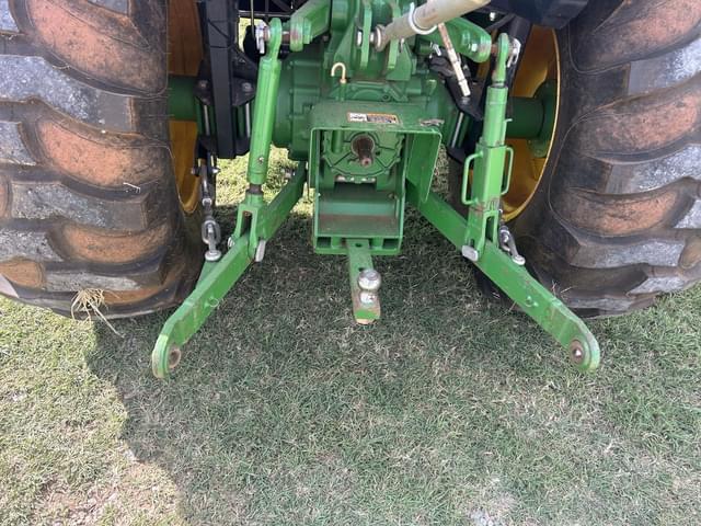 Image of John Deere 4066M equipment image 4