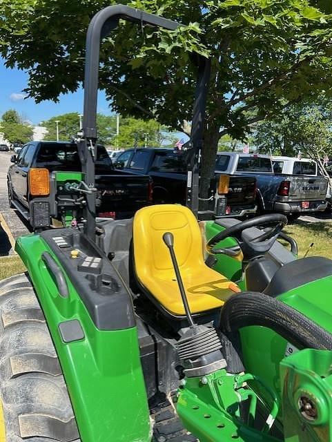 Image of John Deere 4066M equipment image 4