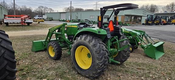 Image of John Deere 4066M equipment image 2