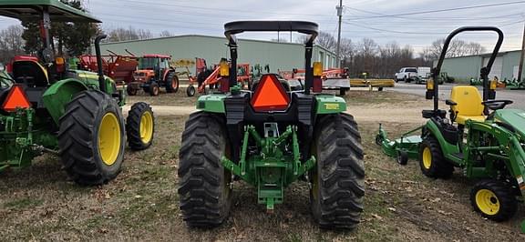 Image of John Deere 4066M equipment image 3