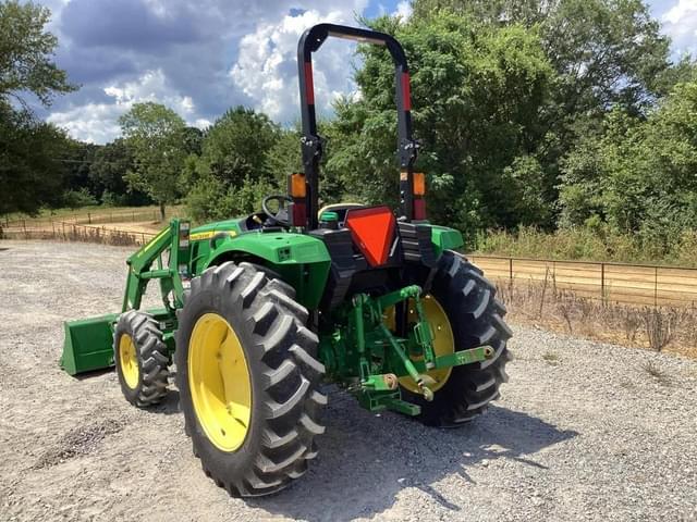 Image of John Deere 4066M equipment image 4