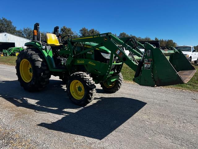 Image of John Deere 4066M equipment image 4