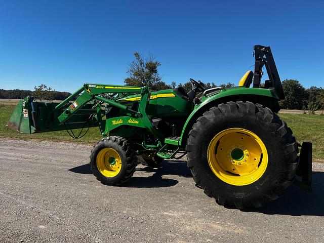 Image of John Deere 4066M equipment image 1