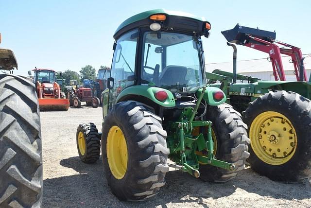 Image of John Deere 4066R equipment image 1