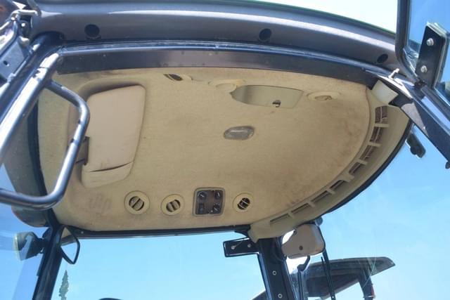 Image of John Deere 4066R equipment image 4
