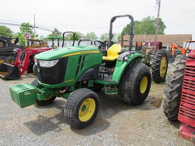 Image of John Deere 4066R equipment image 1