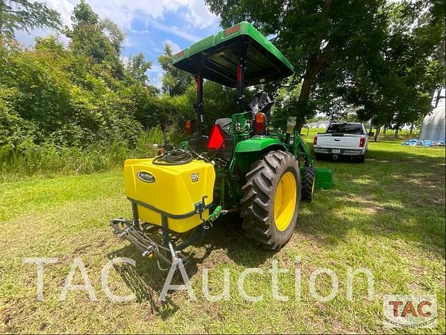 Image of John Deere 4066R equipment image 4