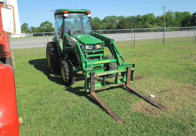 Image of John Deere 4066R equipment image 1