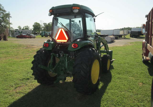 Image of John Deere 4066R equipment image 2