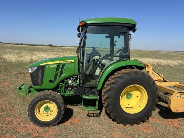 Image of John Deere 4066R equipment image 1