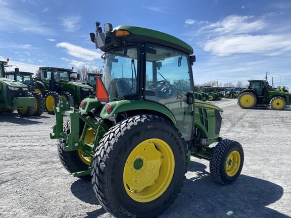 Image of John Deere 4066R equipment image 4