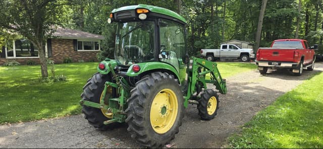 Image of John Deere 4066R equipment image 4