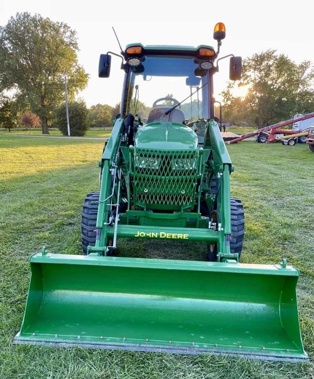 Image of John Deere 4066R equipment image 1