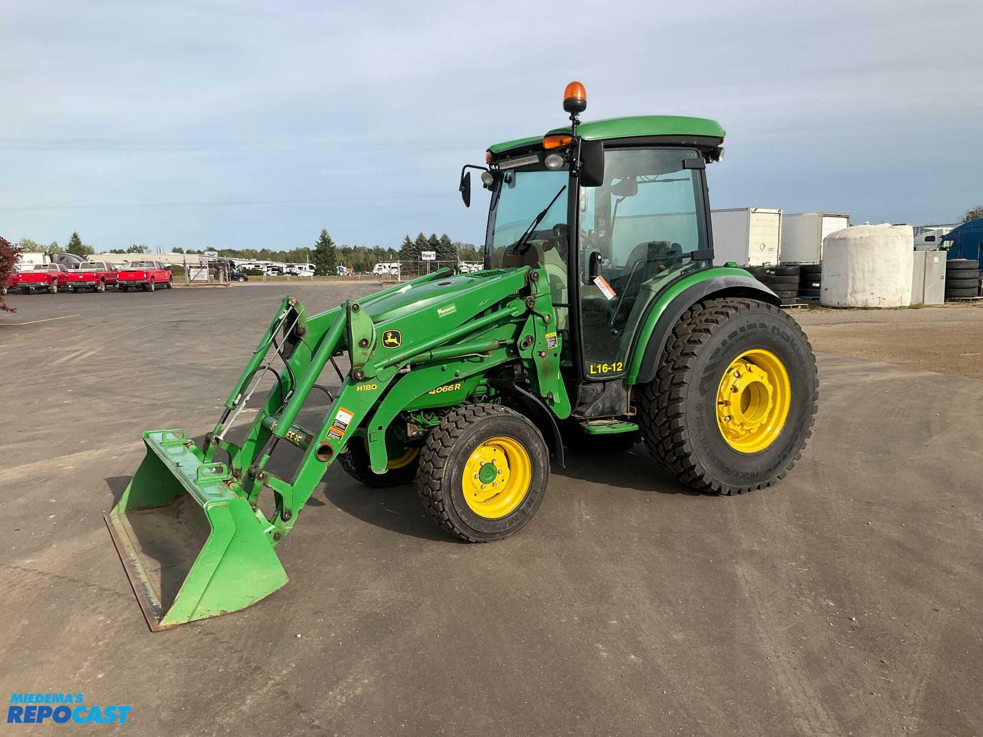 Main image John Deere 4066R