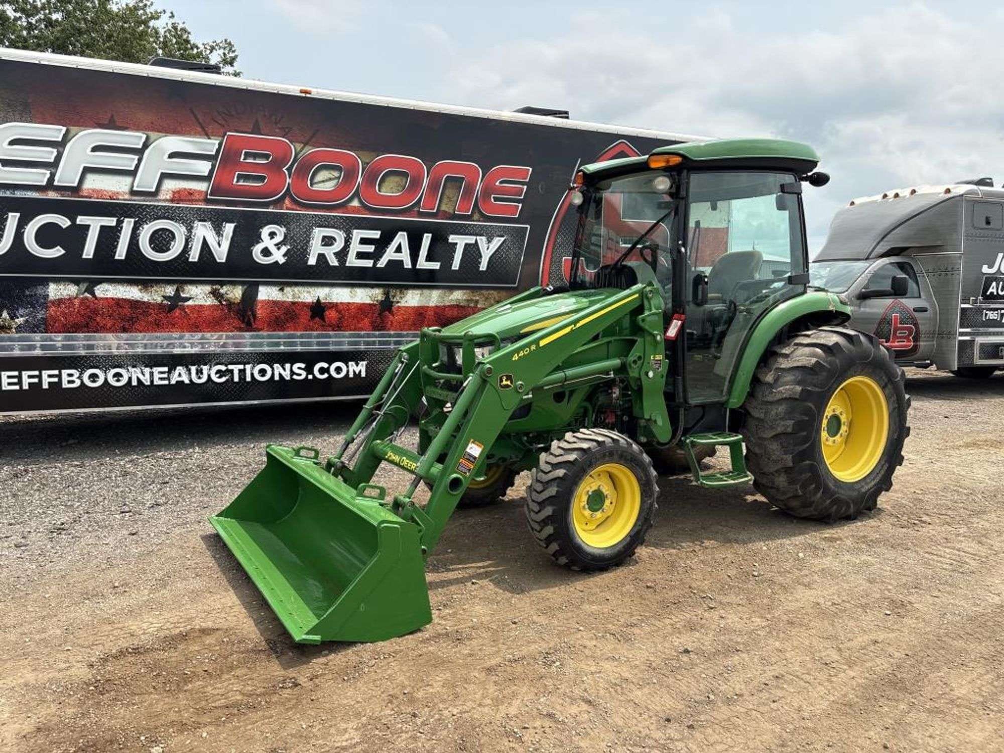 John Deere 4066R Equipment Image0
