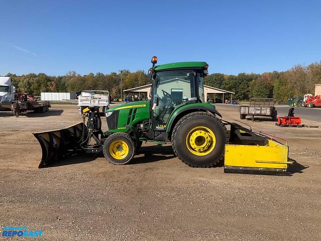 Image of John Deere 4066R equipment image 1