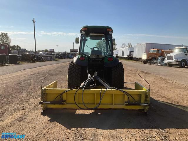 Image of John Deere 4066R equipment image 3